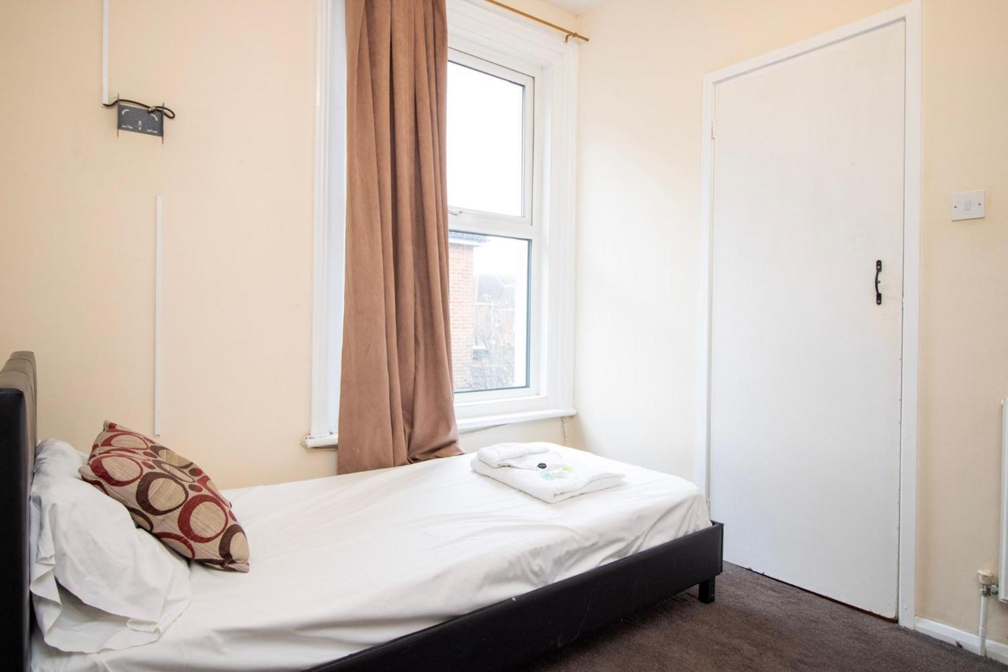 Pebbles Guest House Room 4 เซาธ์แธมป์ตัน ภายนอก รูปภาพ
